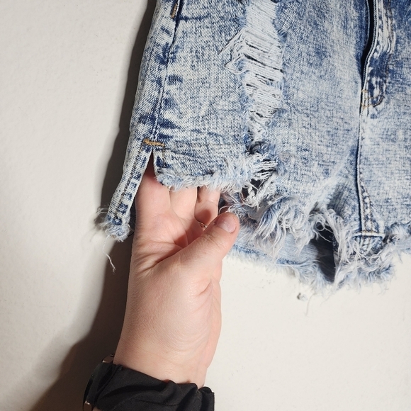 Almost Famous highrise acid wash jean shorts. - Picture 8 of 13